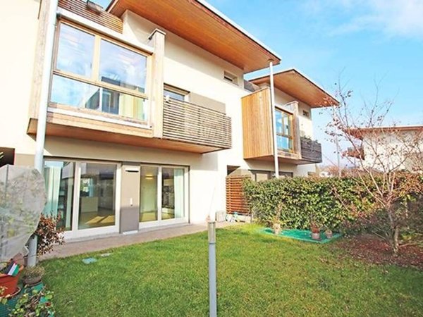 casa indipendente in vendita a Bergamo in zona Borgo Pignolo