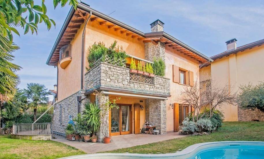 casa indipendente in vendita a Bergamo in zona Redona