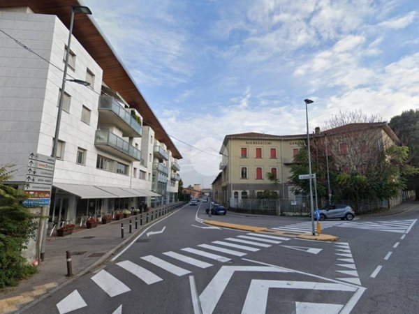 negozio in vendita a Bergamo in zona Borgo Palazzo