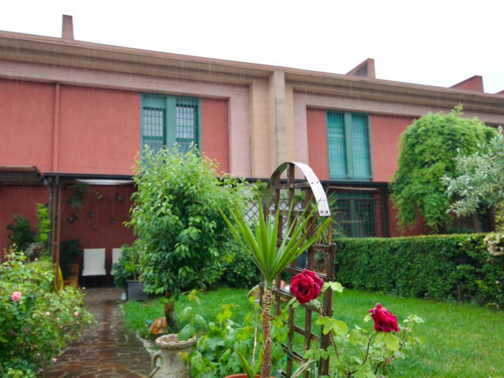 casa indipendente in vendita a Bergamo in zona Colognola