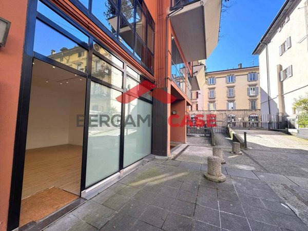 ufficio in vendita a Bergamo in zona Borgo Palazzo