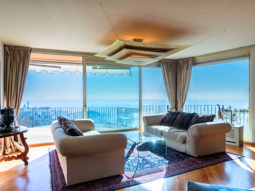 casa indipendente in vendita a Bergamo in zona Città Alta