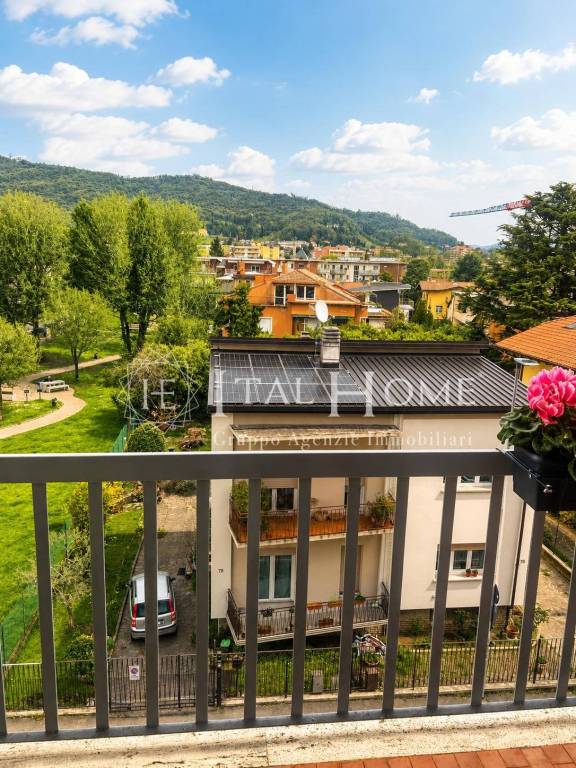 appartamento in vendita a Bergamo in zona Conca Fiorita