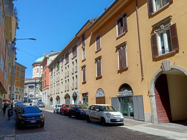 appartamento in vendita a Bergamo in zona Bergamo Centro
