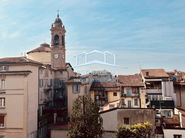 appartamento in vendita a Bergamo in zona Borgo Palazzo
