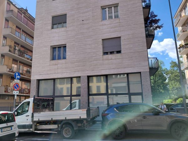 negozio in vendita a Bergamo in zona Borgo Palazzo
