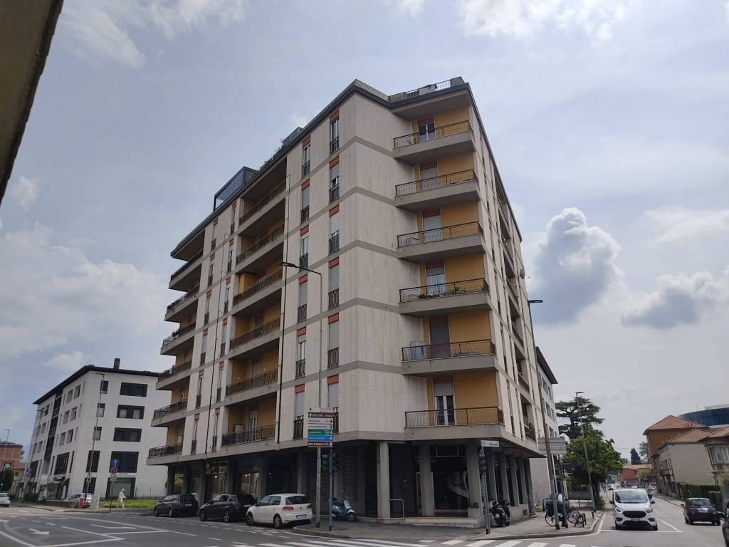 appartamento in vendita a Bergamo in zona Redona