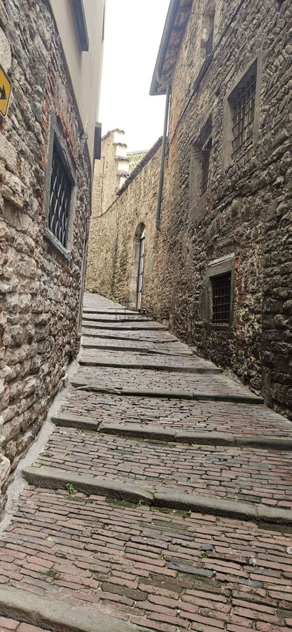 appartamento in vendita a Bergamo in zona Città Alta