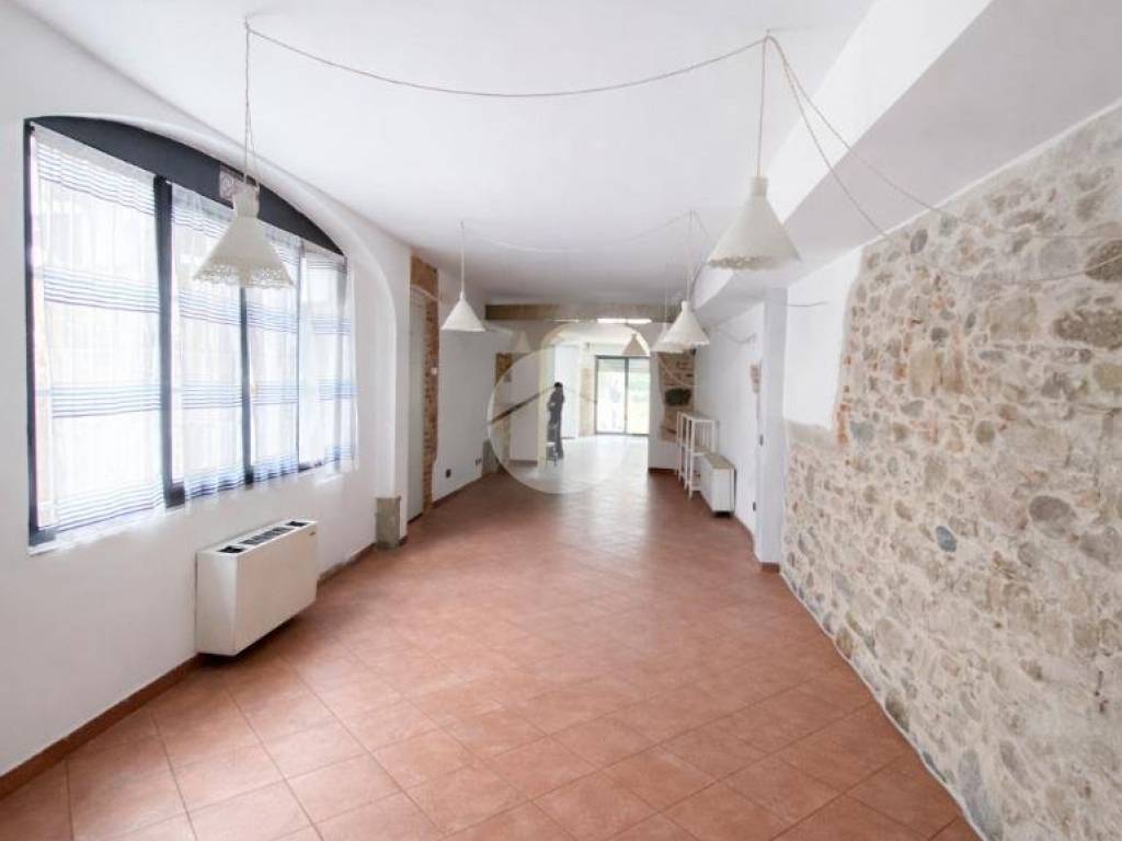 negozio in vendita a Bergamo in zona Loreto