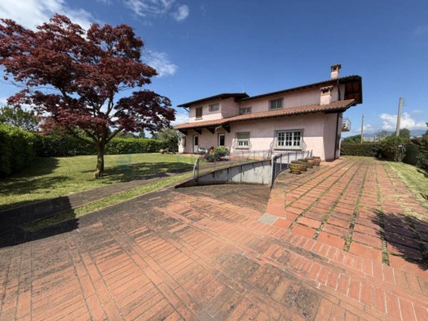 casa indipendente in vendita a Bergamo in zona Longuelo