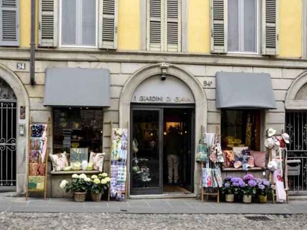negozio in vendita a Bergamo in zona Redona