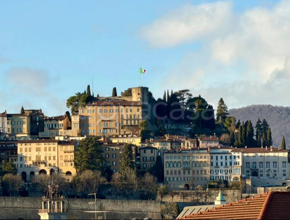appartamento in vendita a Bergamo in zona Città Alta