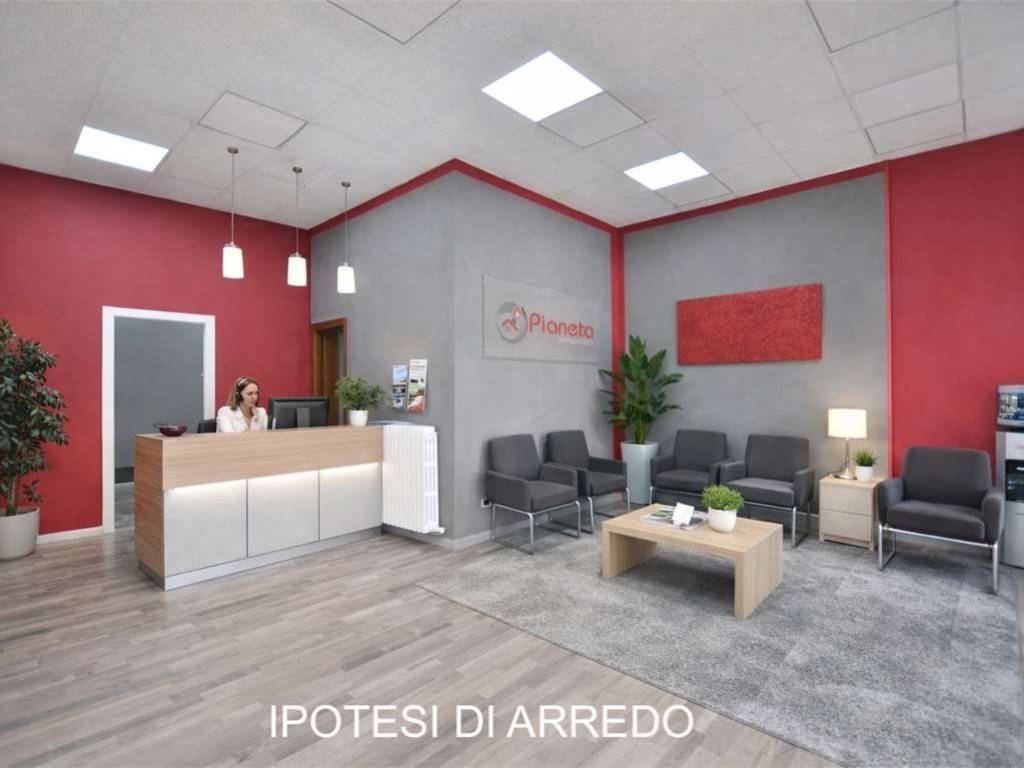 negozio in vendita a Bergamo in zona Redona