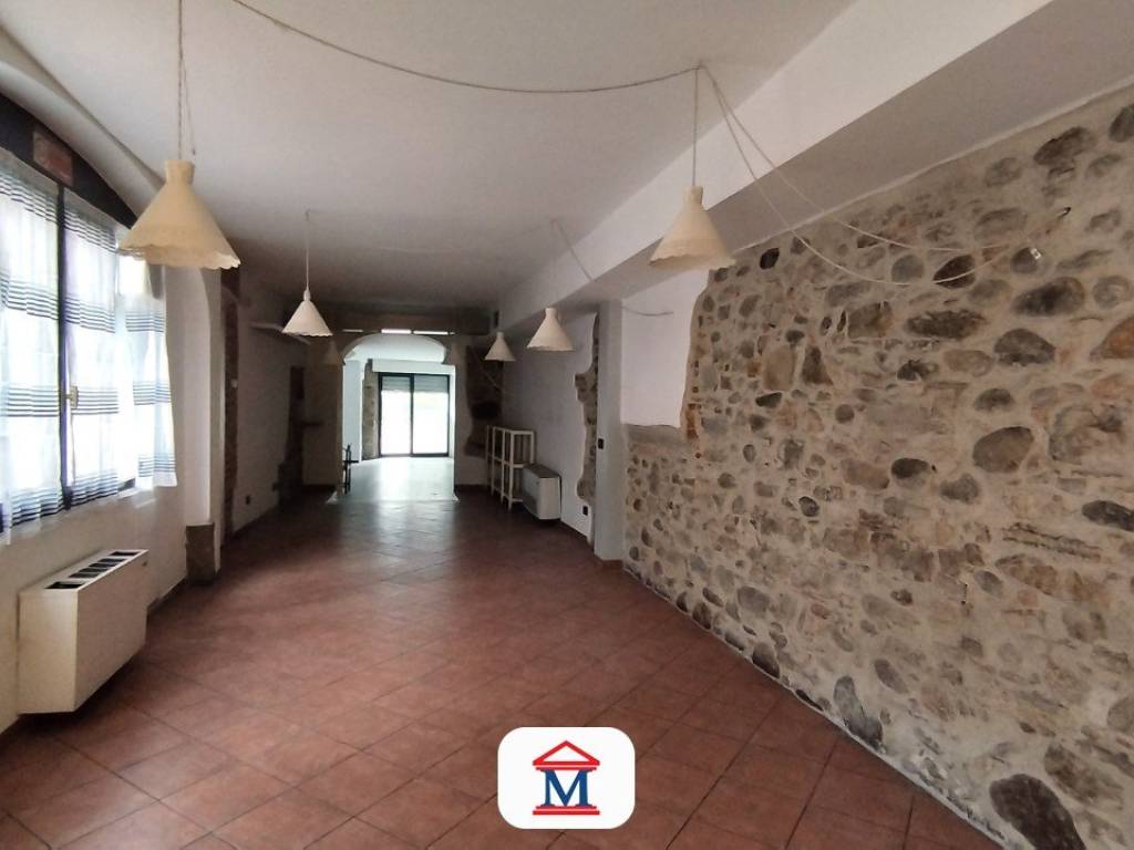 negozio in vendita a Bergamo in zona Longuelo
