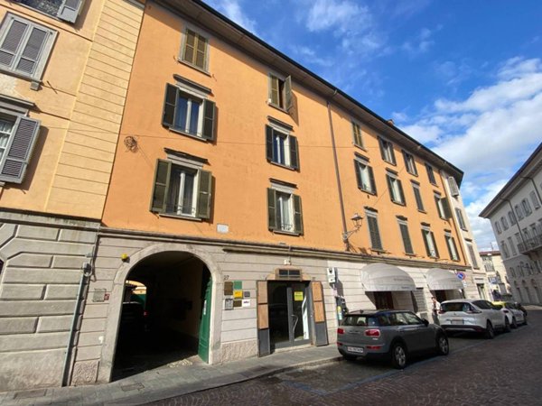 negozio in vendita a Bergamo in zona Borgo Palazzo