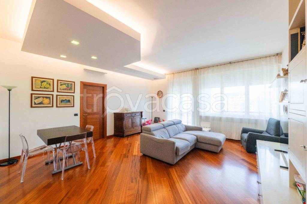 appartamento in vendita a Bergamo in zona Bergamo Centro