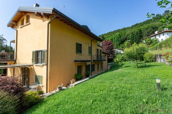 casa indipendente in vendita a Bergamo in zona Redona