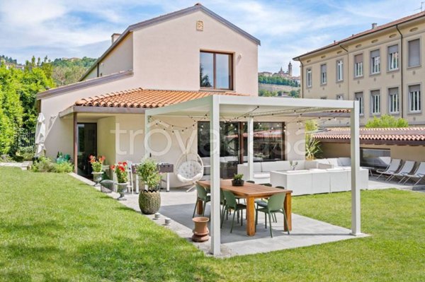 casa indipendente in vendita a Bergamo in zona Bergamo Centro