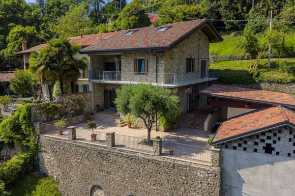 villa in vendita a Bergamo in zona Fontana / Robetta / Sombreno