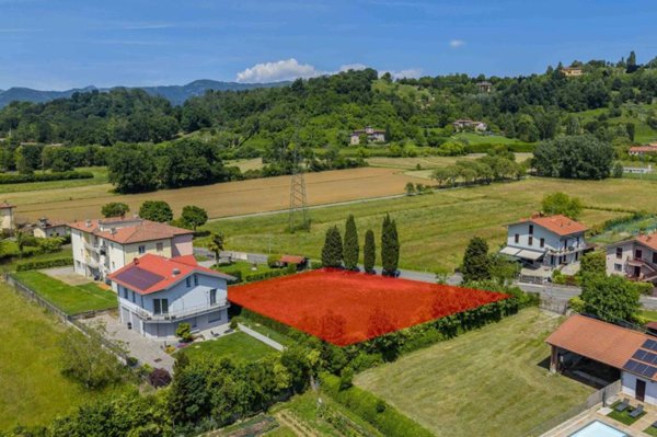 terreno edificabile in vendita a Bergamo in zona Fontana / Robetta / Sombreno