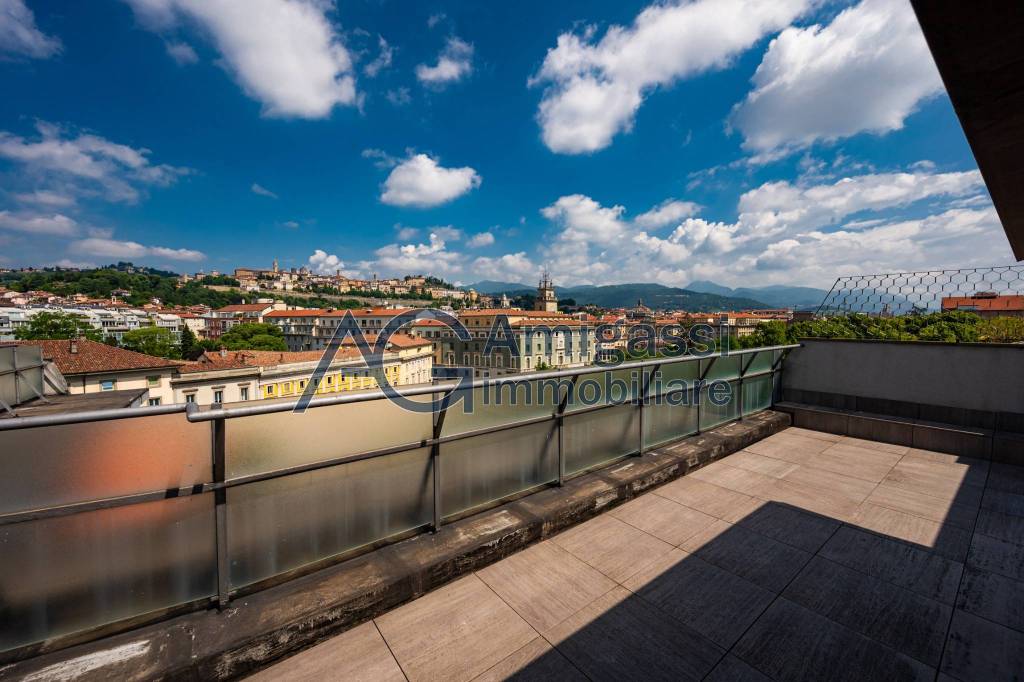 appartamento in vendita a Bergamo in zona Bergamo Centro