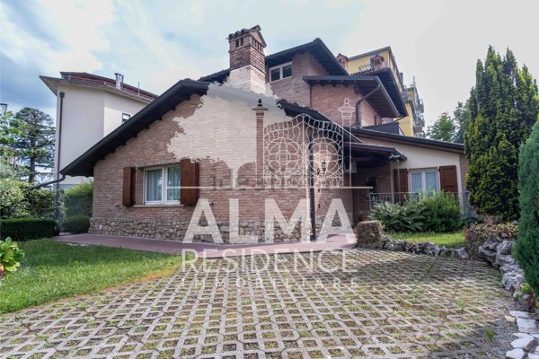 appartamento in vendita a Bergamo in zona Borgo Santa Caterina
