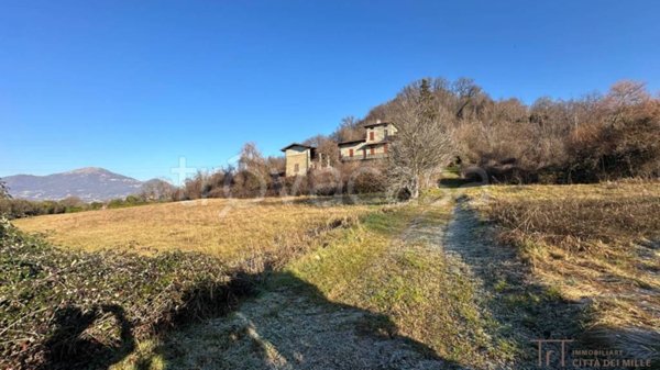 casa indipendente in vendita a Bergamo in zona Astino