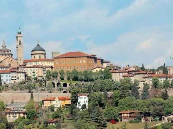 casa indipendente in vendita a Bergamo in zona Borgo Palazzo