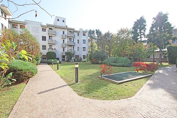 appartamento in vendita a Bergamo in zona Borgo Santa Caterina