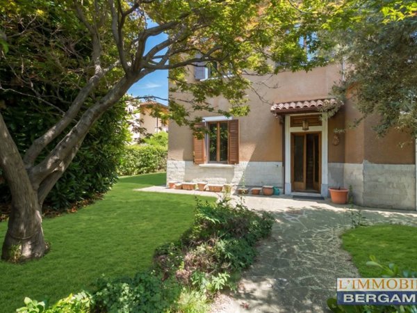 casa indipendente in vendita a Bergamo in zona Malpensata
