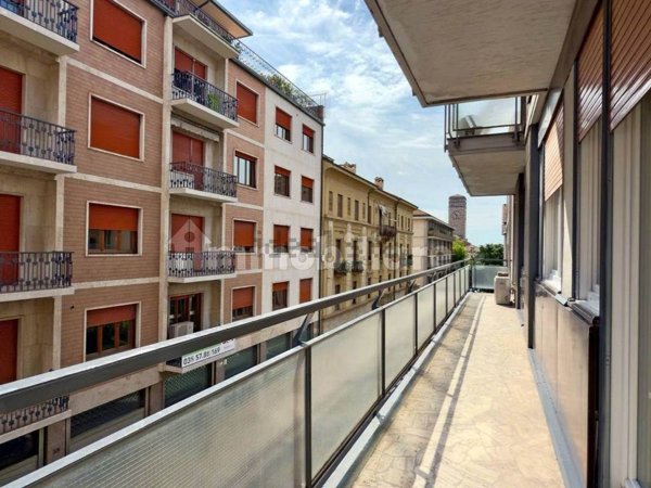 appartamento in vendita a Bergamo in zona Borgo Pignolo