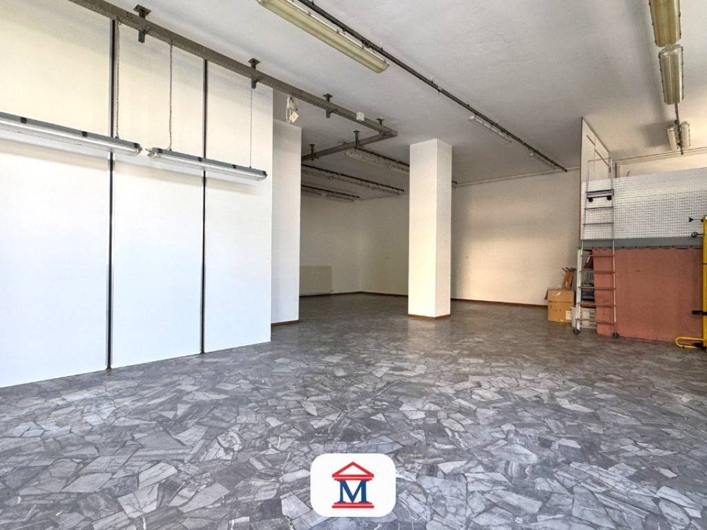 ufficio in vendita a Bergamo in zona Redona