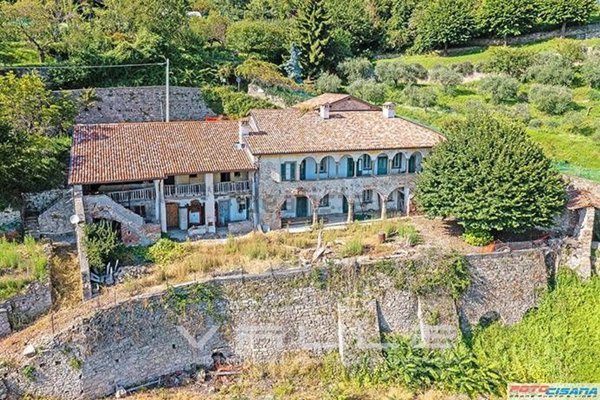 casa indipendente in vendita a Bergamo in zona Città Alta