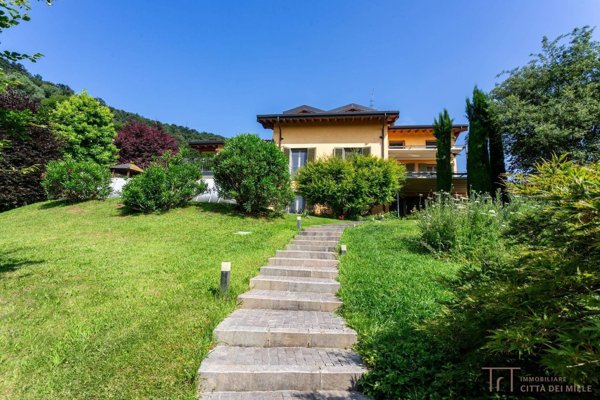 casa indipendente in vendita a Bergamo in zona Redona
