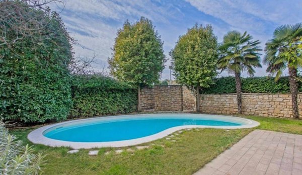 casa indipendente in vendita a Bergamo in zona Redona
