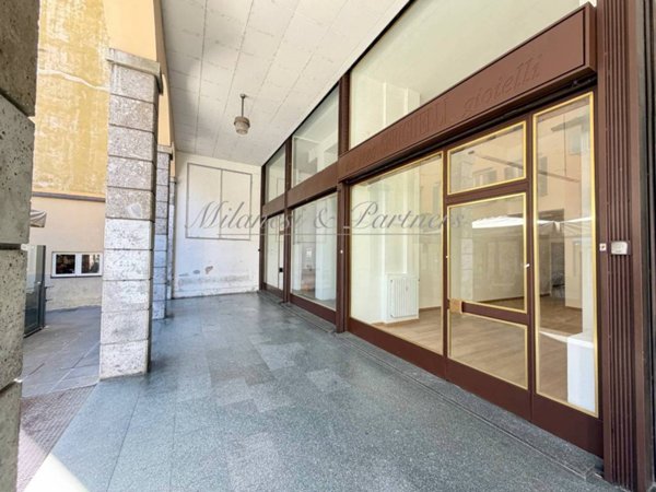 negozio in vendita a Bergamo in zona Bergamo Centro