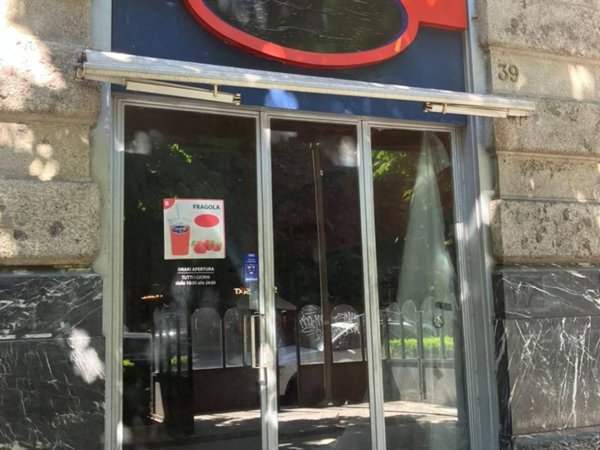 negozio in vendita a Bergamo in zona Borgo Palazzo