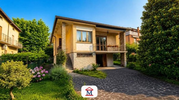 casa indipendente in vendita a Bergamo in zona Valtesse/Valverde
