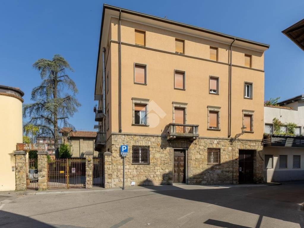 appartamento in vendita a Bergamo in zona Borgo Palazzo