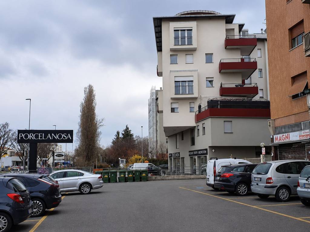 negozio in vendita a Bergamo in zona Borgo Palazzo