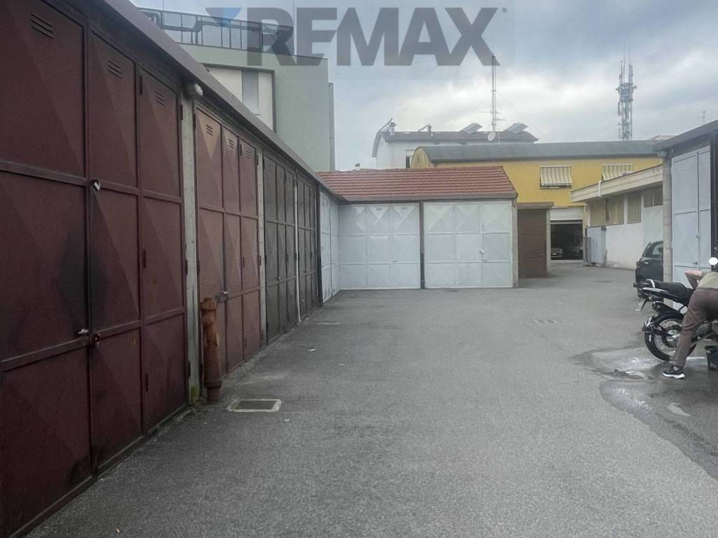 negozio in vendita a Bergamo in zona Canovine