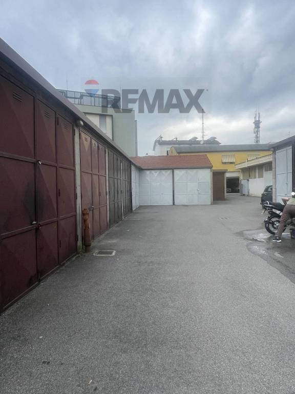 negozio in vendita a Bergamo in zona Canovine