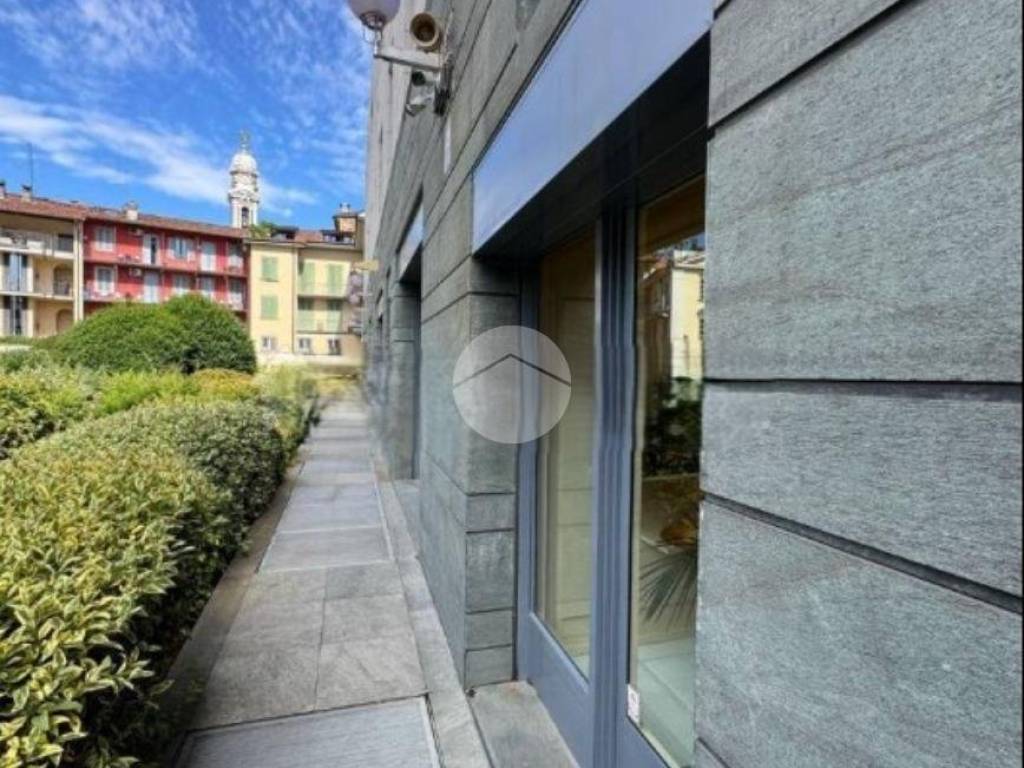 negozio in vendita a Bergamo in zona Borgo Palazzo