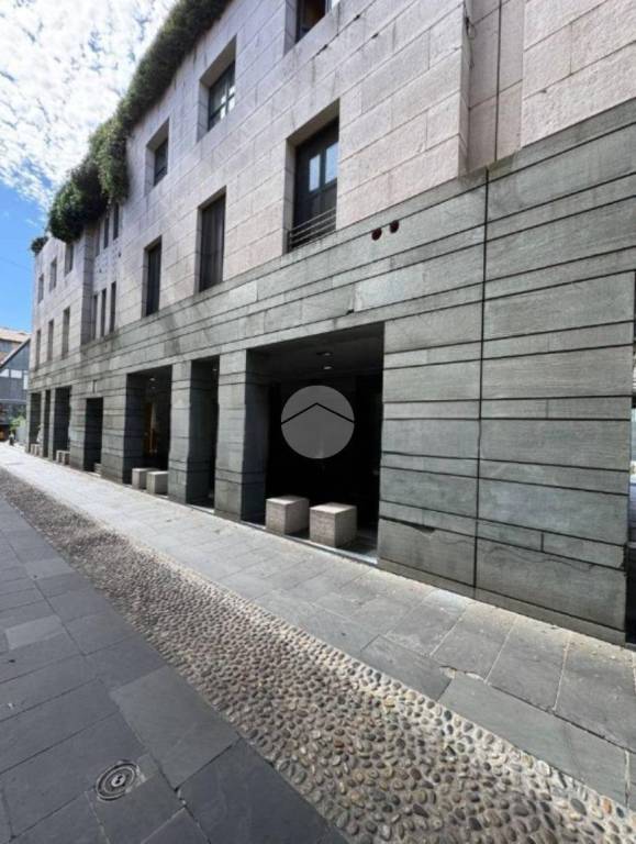 negozio in vendita a Bergamo in zona Bergamo Centro