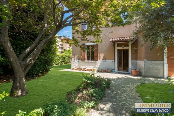 casa indipendente in vendita a Bergamo in zona Borgo Palazzo