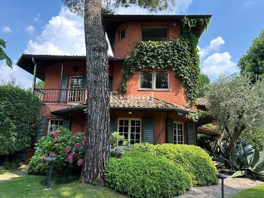 casa indipendente in vendita a Bergamo in zona Astino