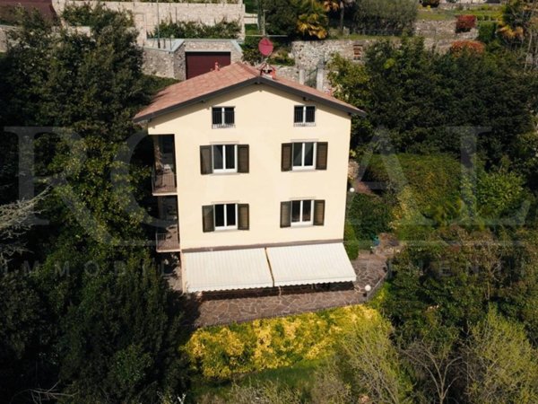 casa indipendente in vendita a Bergamo in zona Città Alta
