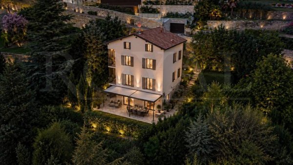 casa indipendente in vendita a Bergamo in zona Città Alta