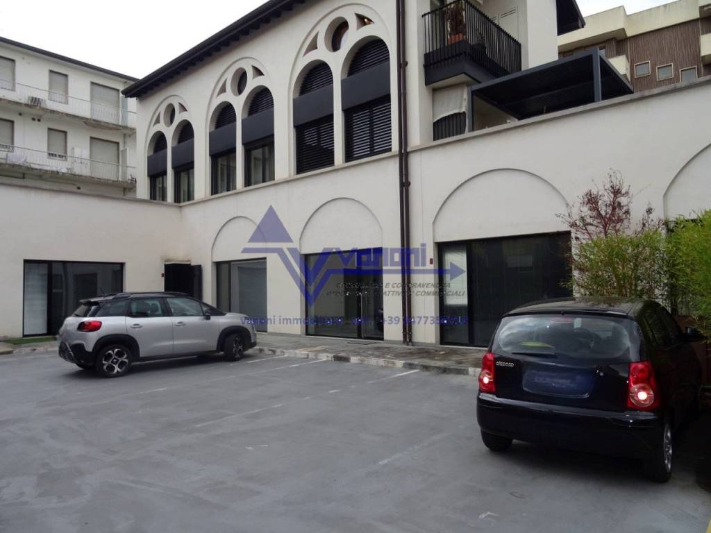 ufficio in vendita a Bergamo in zona Borgo Pignolo
