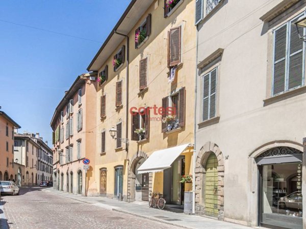 appartamento in vendita a Bergamo in zona Borgo Palazzo